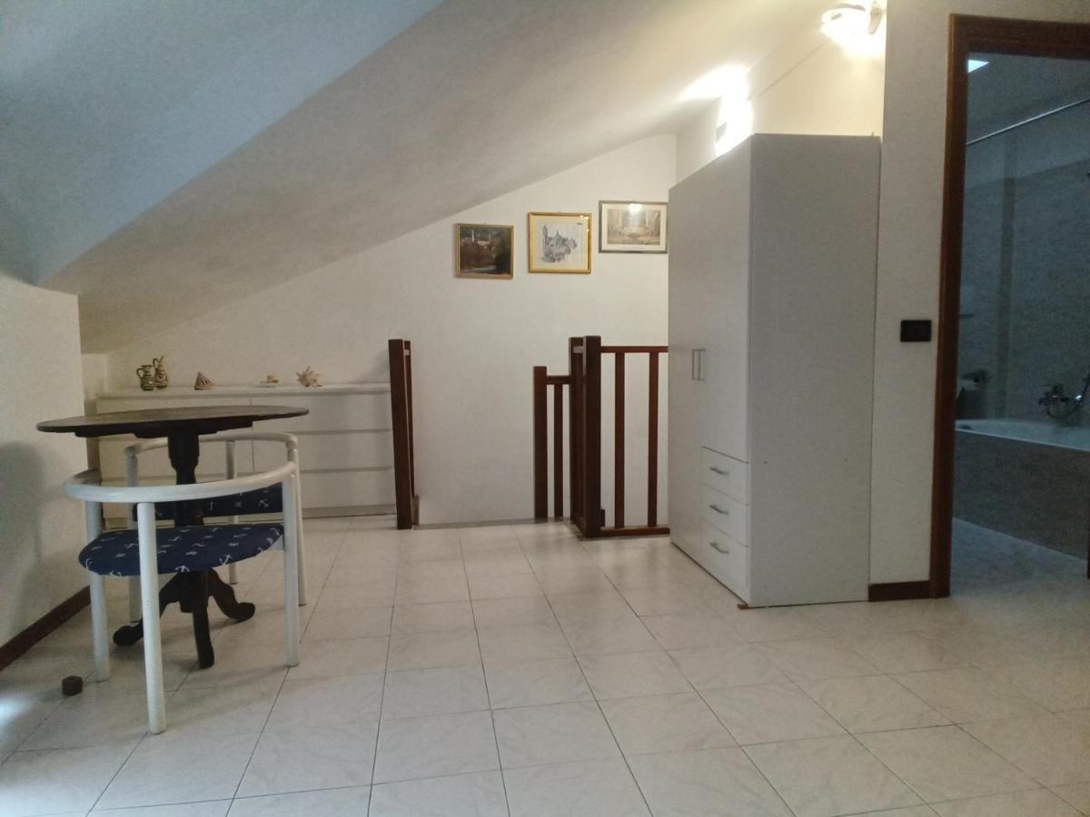 Appartamento - Terrazzo Vivibile Vista Mare, Wi-Fi Gratuito Vallecrosia Exterior photo
